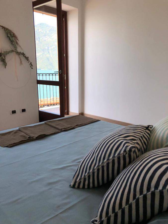 Al Porticciolo - Casa Vacanze Marone Exterior photo